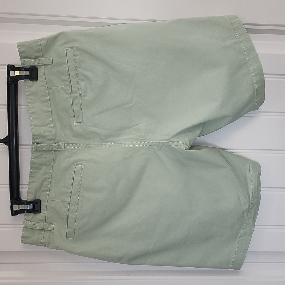 Men Guess shorts - Picture 3 of 5